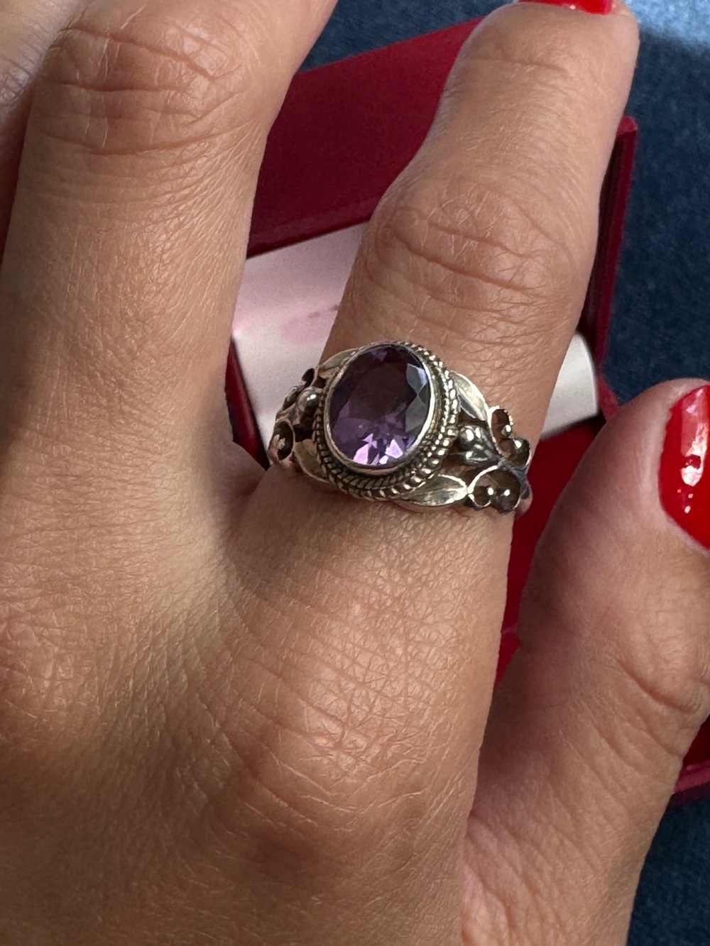 Vintage 925 Sterling Silver Floral leaf Amethyst Ring Size 7 3/4 “
